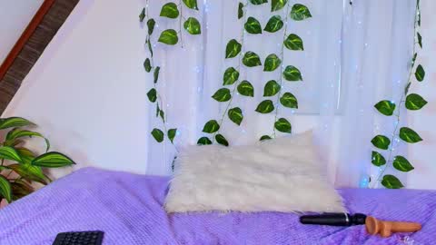 lucia_sweeet online show from December 20, 7:43 pm