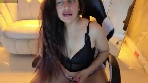 Live 1500am 2100pm COLOMBIAN HOUR online show from November 19, 9:24 pm