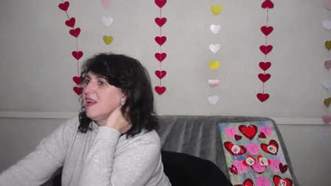 LuciaMi online show from February 14, 4:15 am