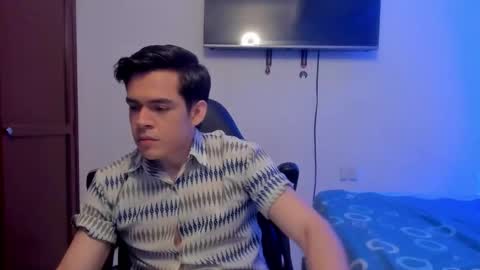Snapshot of lucian_gomez chatting on October 24, 10:21 pm Lucian Gomez online show from October 24, 10:21 pm