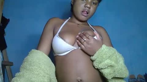 luciana012 online show from September 22, 6:12 pm