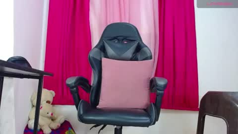 luciana0326 online show from June 17, 11:21 pm