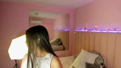 lucianablake online show from April 6, 4:21 am