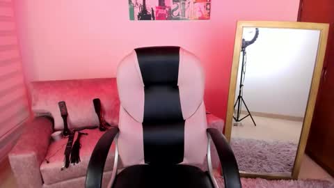     online show from October 1, 11:47 pm