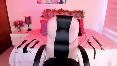     online show from September 10, 7:48 pm