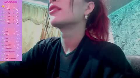 Lucia online show from February 13, 2:31 pm