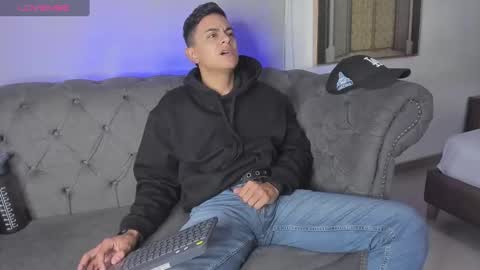 Leo online show from February 19, 2:11 pm