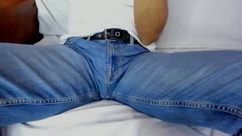 Leo online show from February 25, 5:30 pm