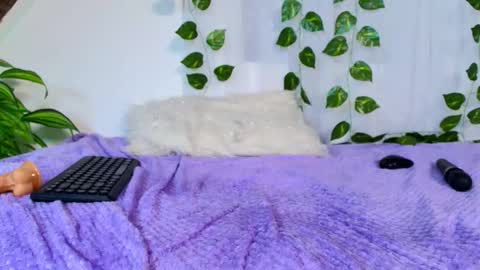 luciia_sweeet online show from December 17, 7:20 pm