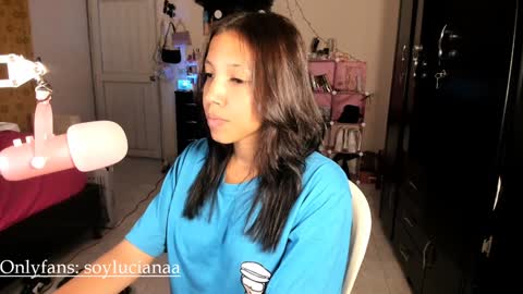 Snapshot of luciiaana chatting on January 15, 6:01 am luciana gr online show from January 15, 6:01 am