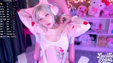 Lucy UwU online show from May 15, 4:58 pm