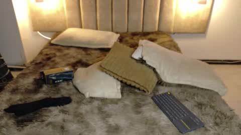 maye  online show from September 24, 5:14 am