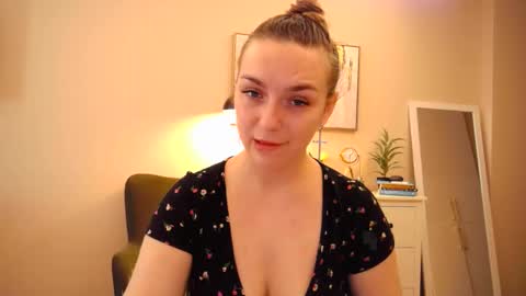 lucky_foryou_baby online show from February 13, 9:30 am