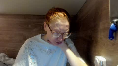 lucky_licky20 online show from February 3, 4:14 am
