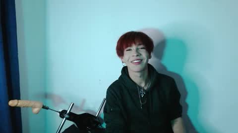lucky_strickee online show from May 28, 4:43 am