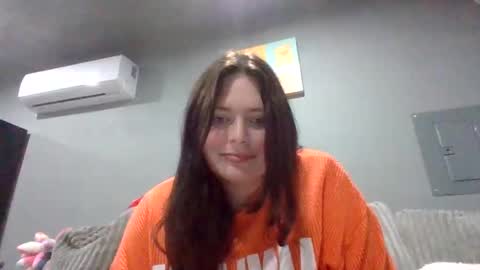 luckygirl96 online show from October 25, 2:56 am