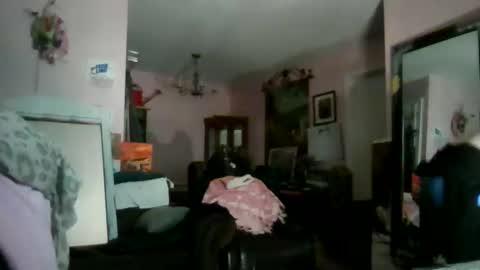 luckytrustme online show from April 22, 8:43 am