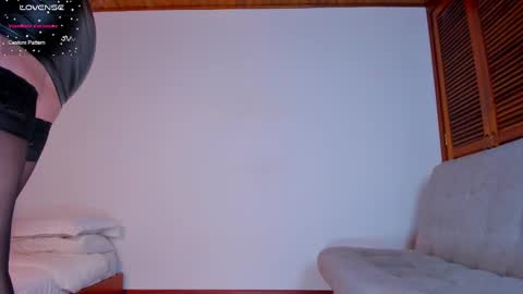 Snapshot of lucy__77 chatting on March 4, 6:18 pm Hello my name is Lucy nice to meet you thumb up is important for me kisses online show from March 4, 6:18 pm
