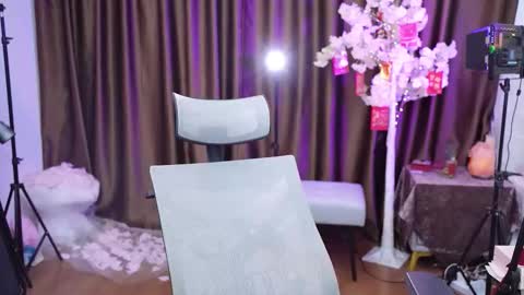 Lucy online show from October 14, 1:19 am