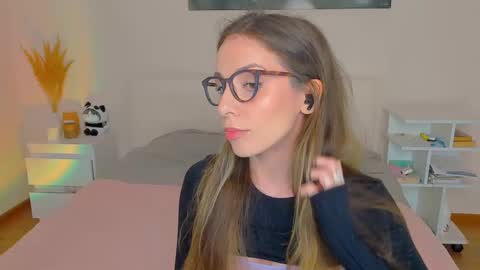 lucy__ray online show from December 23, 3:33 pm