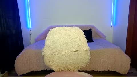 Lucy online show from January 17, 11:29 pm