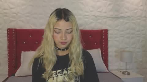 PINK online show from October 4, 2:59 pm