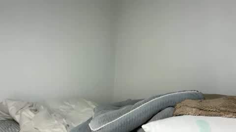 lucyforr online show from April 5, 7:38 am