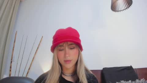 LucyJhonsonn online show from February 12, 12:48 am