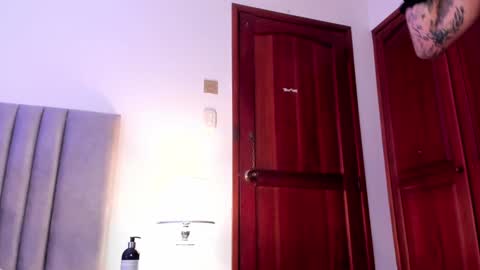 LucyJhonsonn online show from February 4, 4:15 am