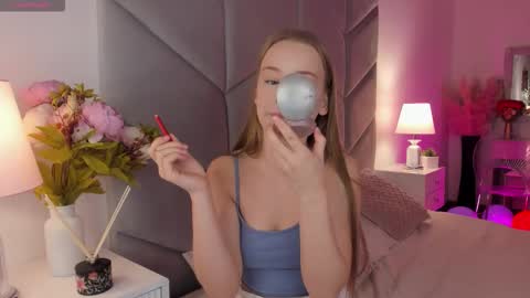 Lucy online show from October 6, 1:18 pm