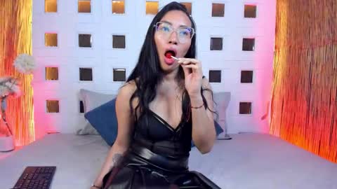 Lucy Liiu online show from February 23, 7:49 pm