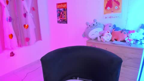 LUCYY FROM HOME  online show from September 23, 3:33 am