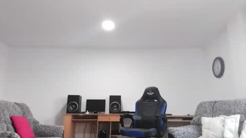 Luigi online show from October 25, 2:28 pm