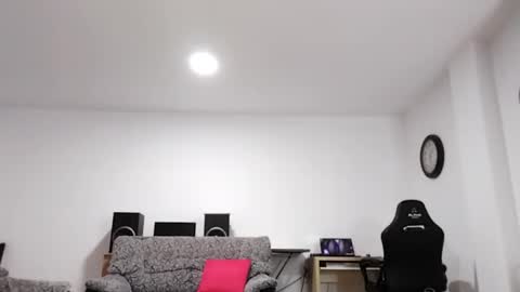 Luigi online show from December 19, 5:08 pm