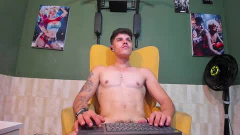 Snapshot of luis_as chatting on March 8, 8:33 am Luis AS online show from March 8, 8:33 am