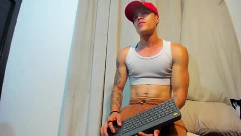 Snapshot of luis_as chatting on February 15, 2:47 am Luis AS online show from February 15, 2:47 am