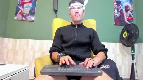Snapshot of luis_as chatting on March 5, 1:31 am Luis AS online show from March 5, 1:31 am