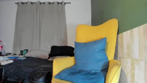 Snapshot of luis_as chatting on February 21, 2:38 pm Luis AS online show from February 21, 2:38 pm