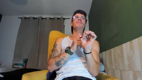 Snapshot of luis_as chatting on February 26, 9:20 pm Luis AS online show from February 26, 9:20 pm