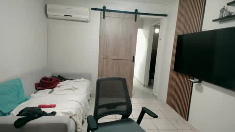 luis_flr online show from September 21, 10:47 pm