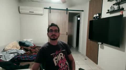 luis_flr online show from February 1, 3:09 pm