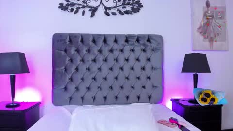 Luisa online show from March 7, 8:09 pm