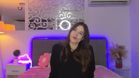 LuisaClover online show from February 19, 1:43 pm