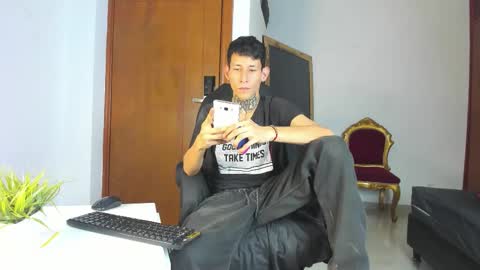 lujuriau_u online show from October 15, 4:27 am