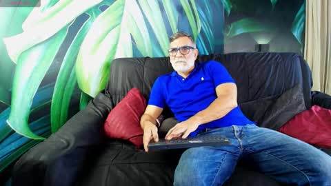 Snapshot of lukecrews chatting on September 20, 7:17 pm Luke Crews online show from September 20, 7:17 pm