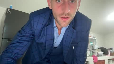 MR. Luke Gunn online show from December 7, 11:29 pm