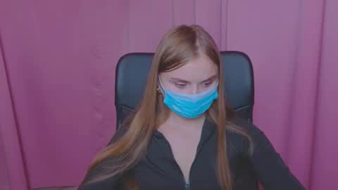 lukeriamoon online show from October 6, 3:30 pm