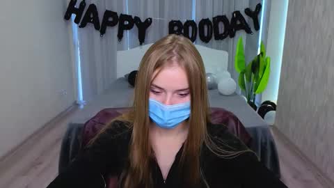 lukeriamoon online show from October 29, 5:53 am