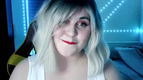 lulovia online show from March 25, 11:11 pm