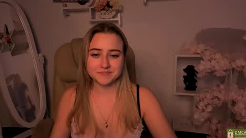 Lily online show from October 8, 1:39 pm